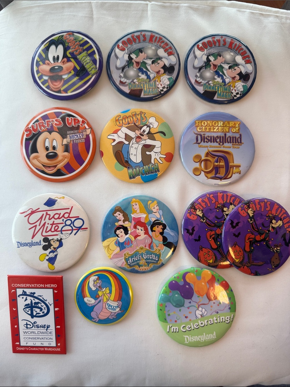 Disney Collectable button/pin lot 13 buttons goofy’s kitchen Ariel’s grotto